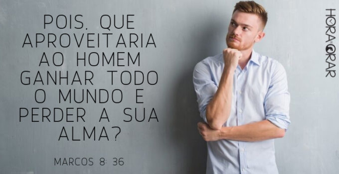 Homem pensativo parede ao fundo Marcos 8:36