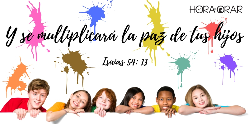 Niños felices con pared manchada con tinta. Isaias 54: 13