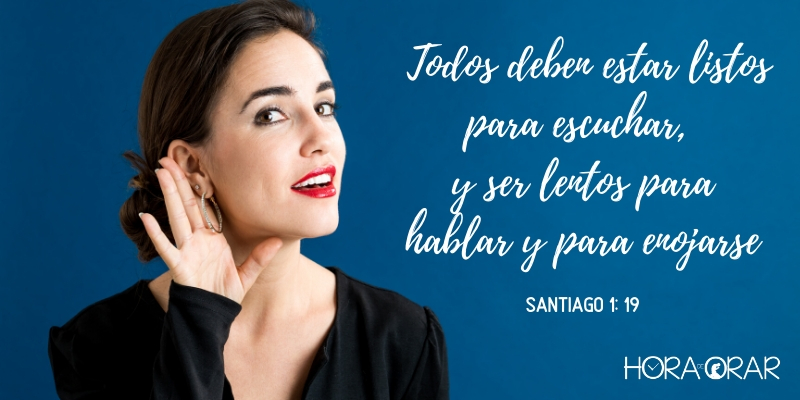 Mujer coge el oído en señal de estar lista para oír. Santiago 1: 19