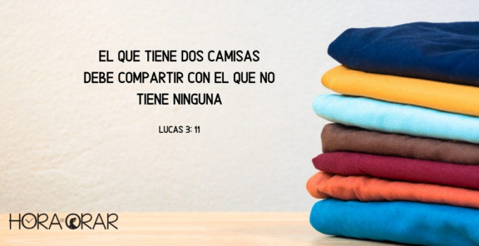 Pila de camisas. Lucas 3: 11