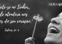 Mulher soprando uma flor. Salmos 37:4