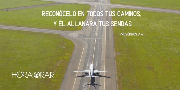 Avion en la pista del aeropuerto. Proverbios 3: 6