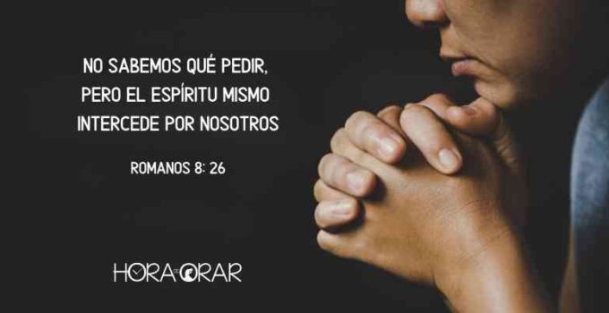 Un hombre orando. Romanos 8:26