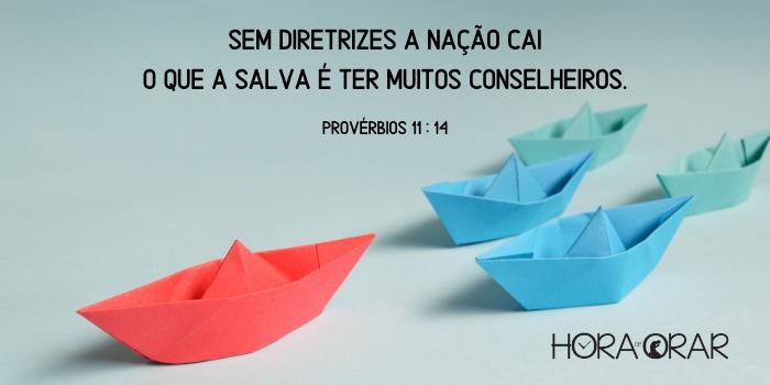 Uma serie de barcos de papel. Provérbios 11: 14