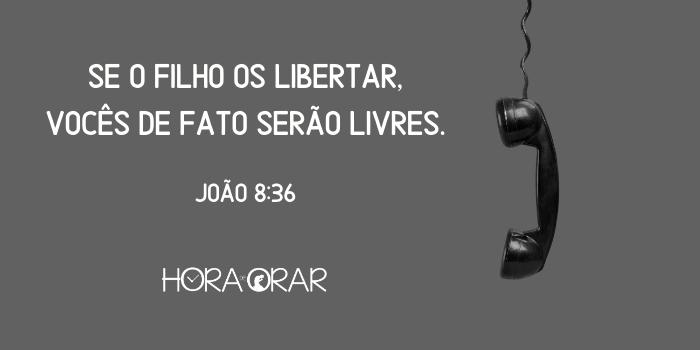 Um telefone pendurado. João 8:36