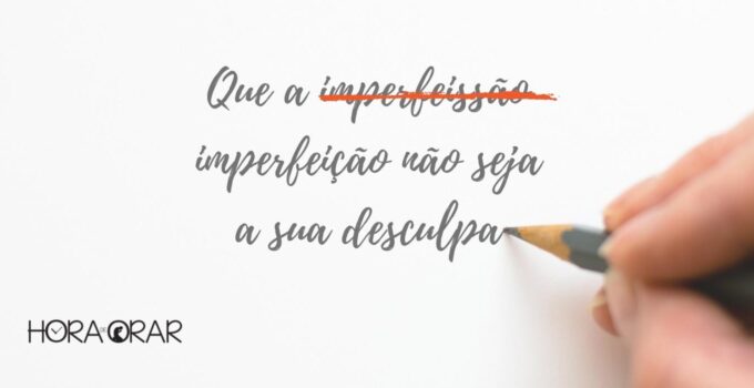 Frase com a palavra imperfeição escrita errada e um risco sobre ela