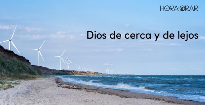 Foto de torres eolicas a la orilla del mar