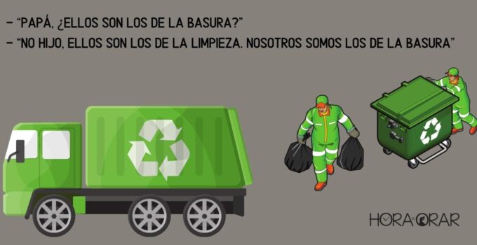 Un camión de colecta de basura junto con los operadores de la limpieza