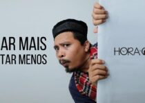 Homem olha com desconfiança