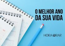 Alguns calendários, um lápis e a frase o melhor ano da sua vida